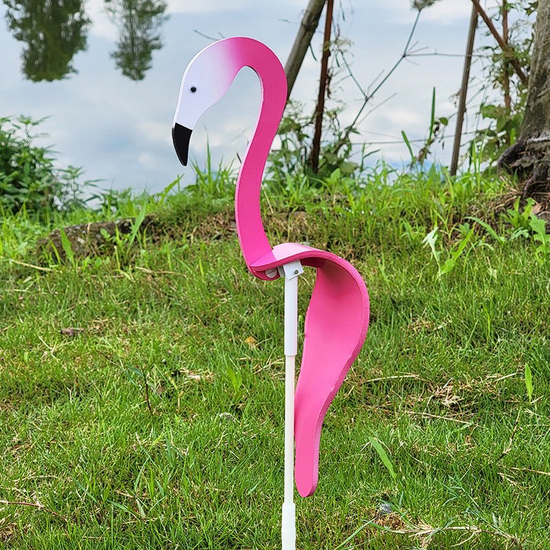 Garden Spinning Bird Decoration with Swivel Hook and Steel Build
