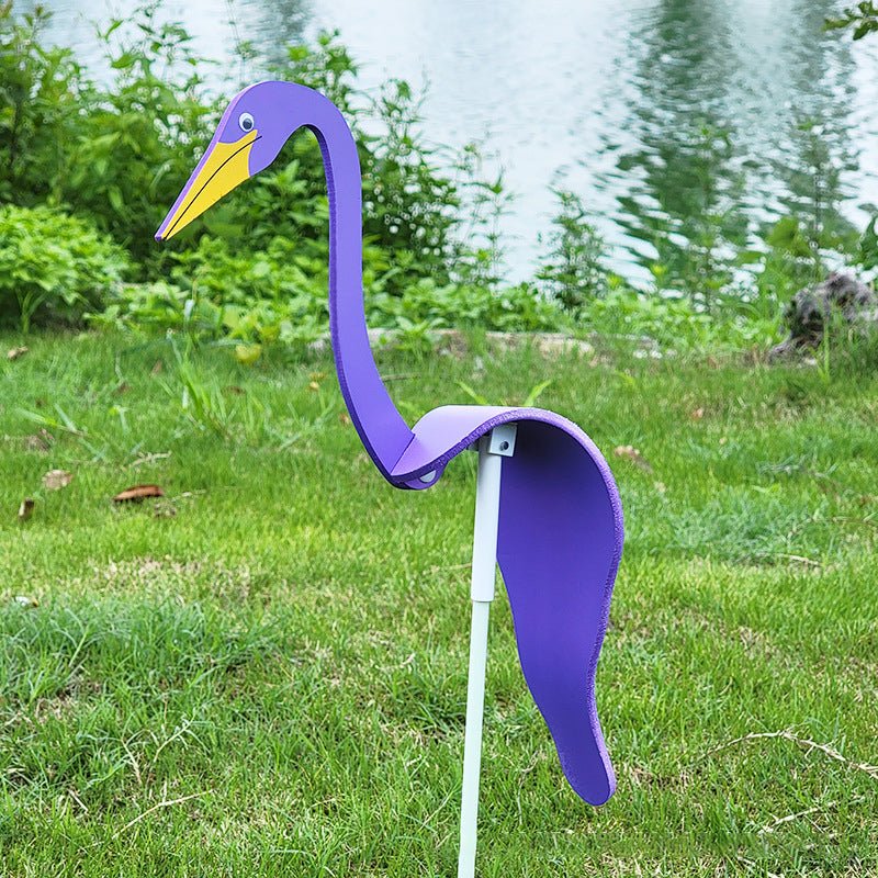 Garden Spinning Bird Decoration with Swivel Hook and Steel Build