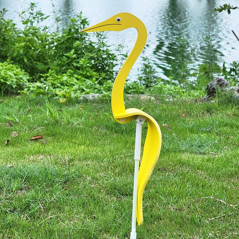 Garden Spinning Bird Decoration with Swivel Hook and Steel Build