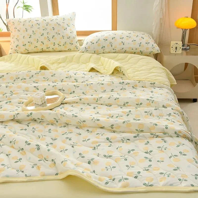 Soft and Breathable Floral Blanket for Summer Comfort