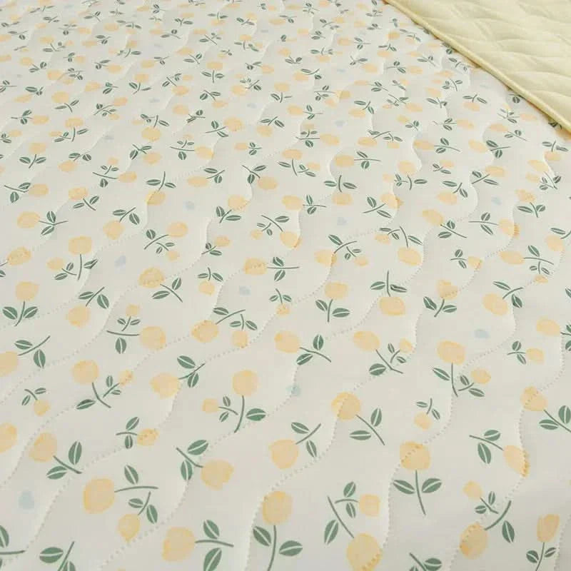 Floral Summer Comfort Blanket – Soft and Breathable Design