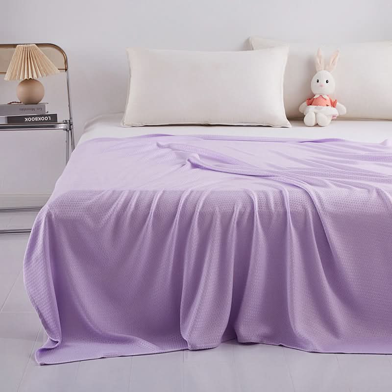 Lightweight Summer Quilt Made of Bamboo Fiber for Comfort