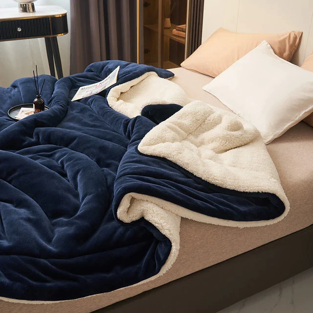 CozyNest – Premium Soft Fleece Throw Blanket