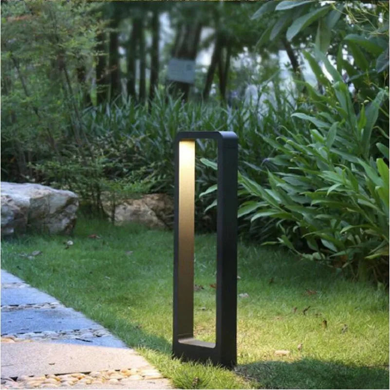 LumiGlow - 15W Stylish Outdoor Landscape Light for Your Garden