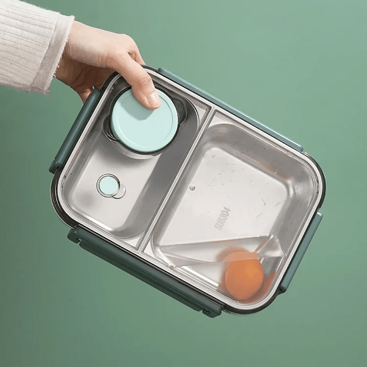 HeatKeeper – Insulated Food Carrier with Leak-Resistant Lid