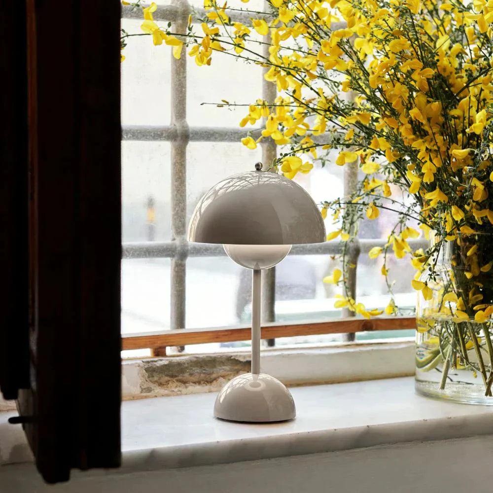 Retro Style Table Lamp – Wireless with 3 Adjustable Brightness Levels