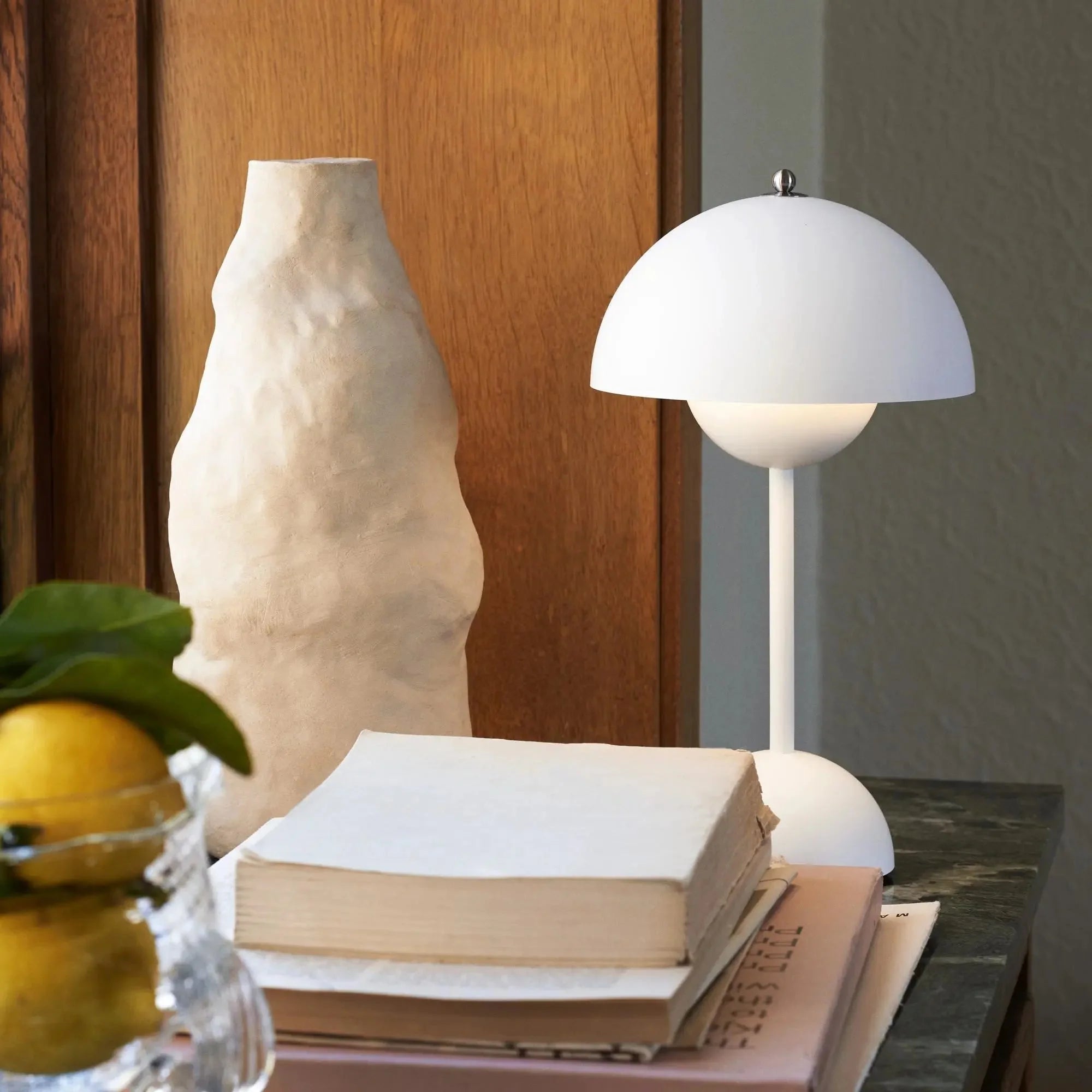 Retro Style Table Lamp – Wireless with 3 Adjustable Brightness Levels