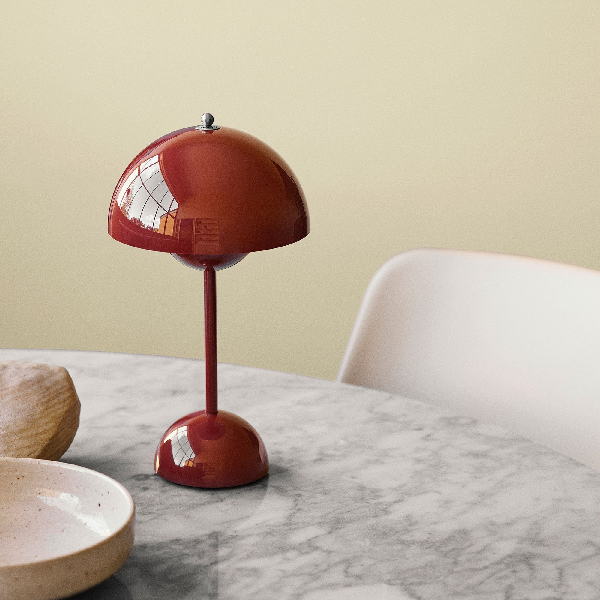 Retro Style Table Lamp – Wireless with 3 Adjustable Brightness Levels