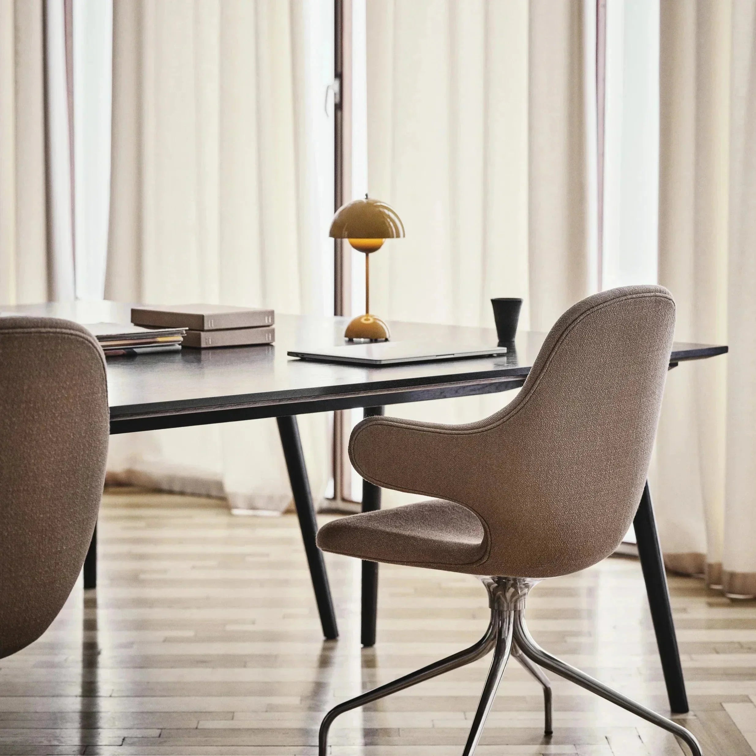 Retro Style Table Lamp – Wireless with 3 Adjustable Brightness Levels