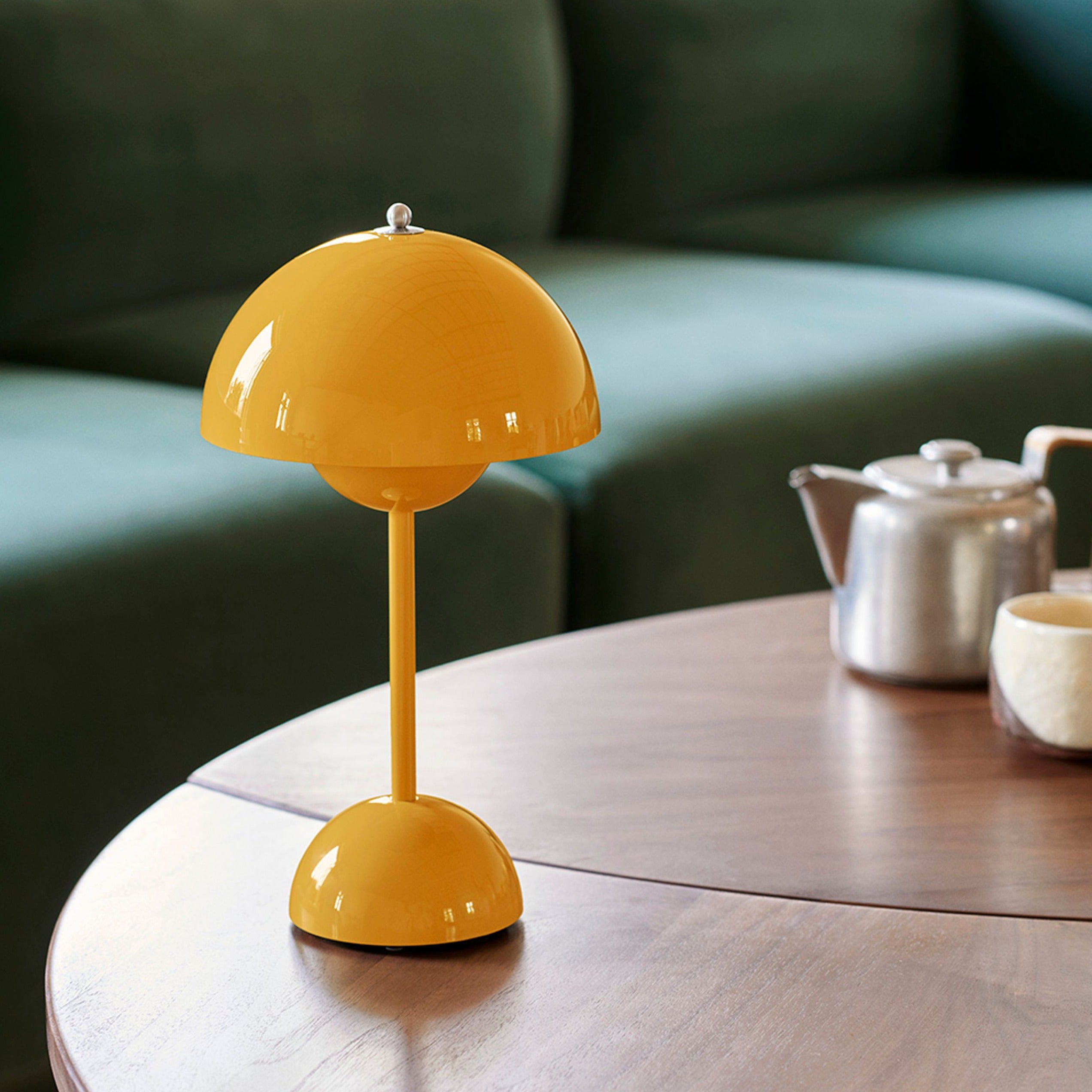 Retro Style Table Lamp – Wireless with 3 Adjustable Brightness Levels