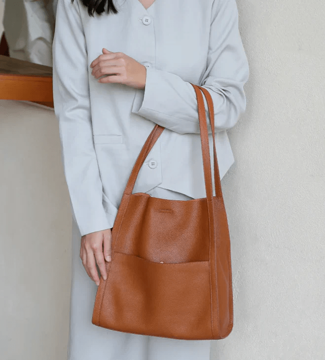 ModenaWrist™ — Stay Sharp and Dry with Effortless Organization Everywhere You Go