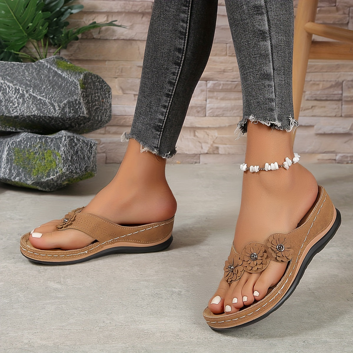 Floral Decor Flip-Flops – Non-Slip Grip and Comfortable Sole