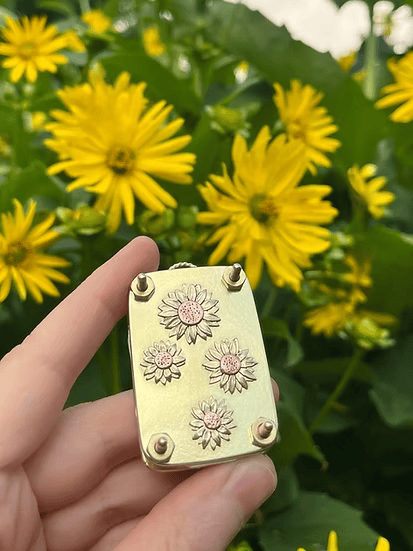Compact Floral Press and Plant Preservation Tool for Crafts