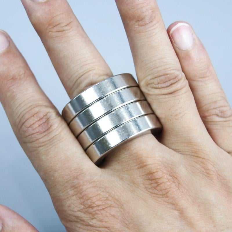 Silent Operation Folding Ring with Metal Structure and Touch Feedback