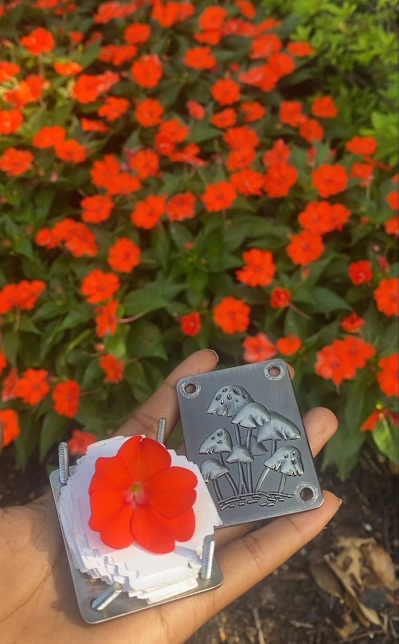Compact Floral Press and Plant Preservation Tool for Crafts