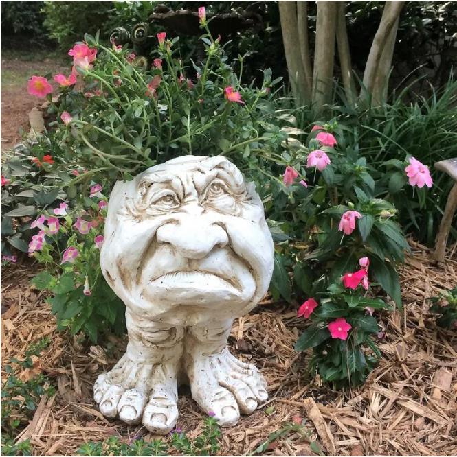 Drainage Face Planter Crafted from Synthetic Resin