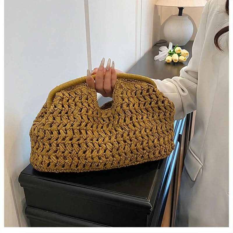 Woven Raffia Shoulder Bag in Elegant Design