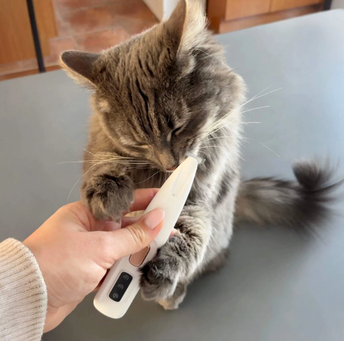 EverEdge™ — Relaxed, Precise Nail Trims That Your Pet Will Love