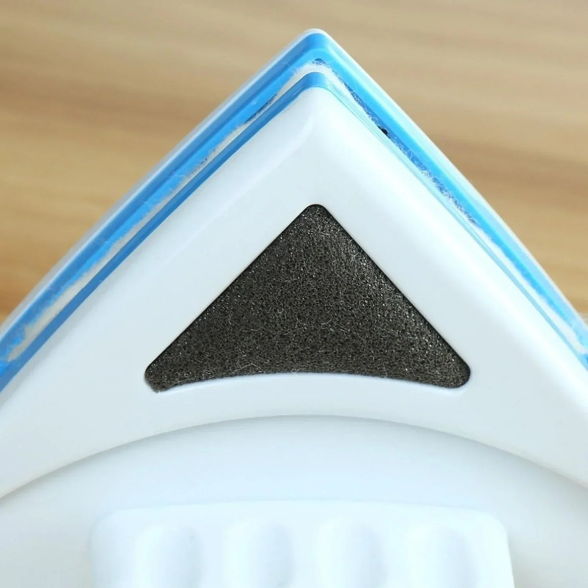 Magnetic Window Cleaner with Dual-Sided Design and Locking Mechanism