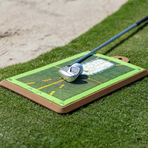 Golf Swing Training Mat for Chipping with Visual Feedback