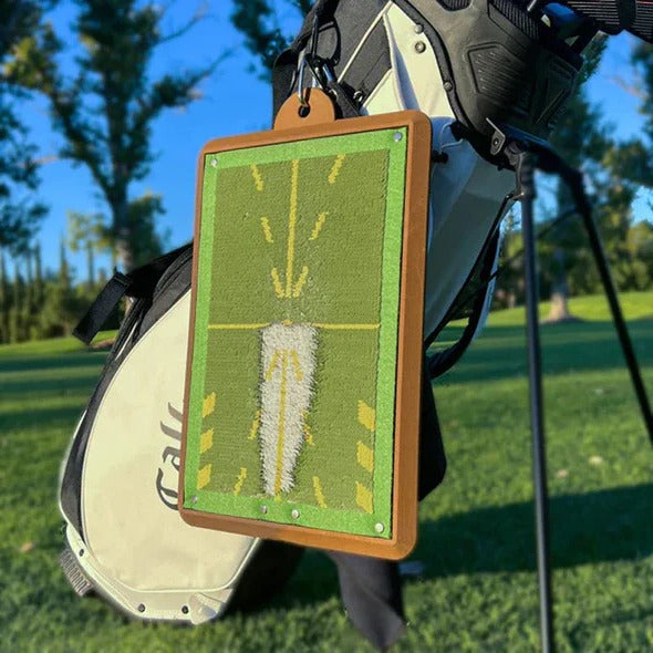 Golf Swing Training Mat for Chipping with Visual Feedback