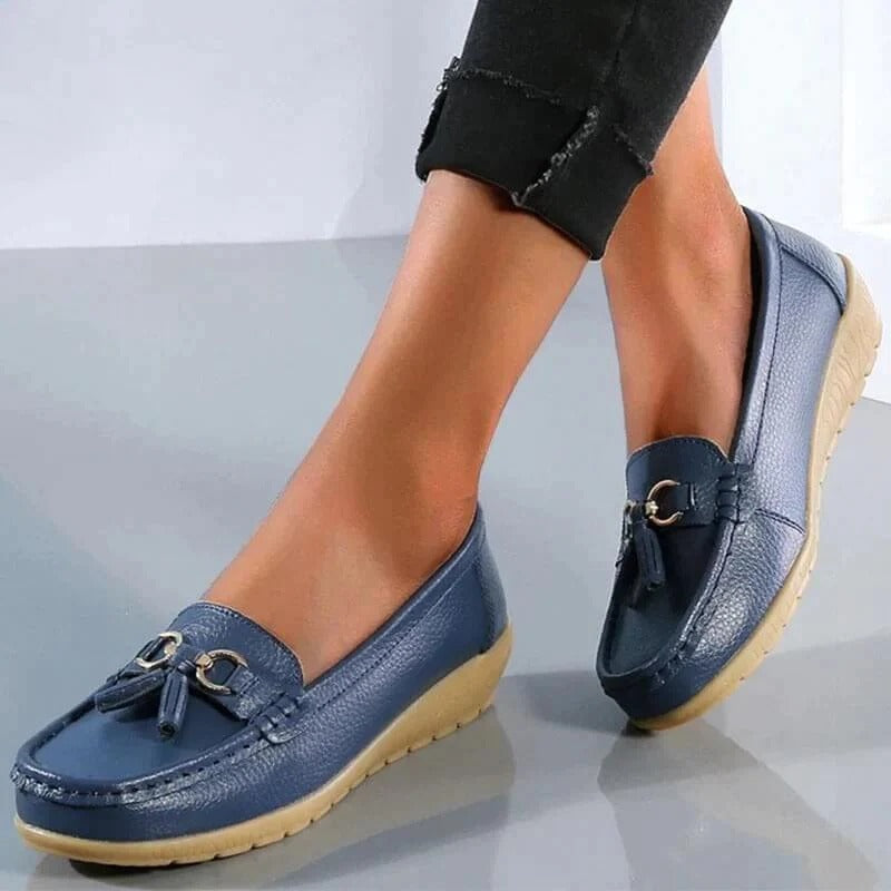 Womens Loafers with Curved Insole Design in Leather