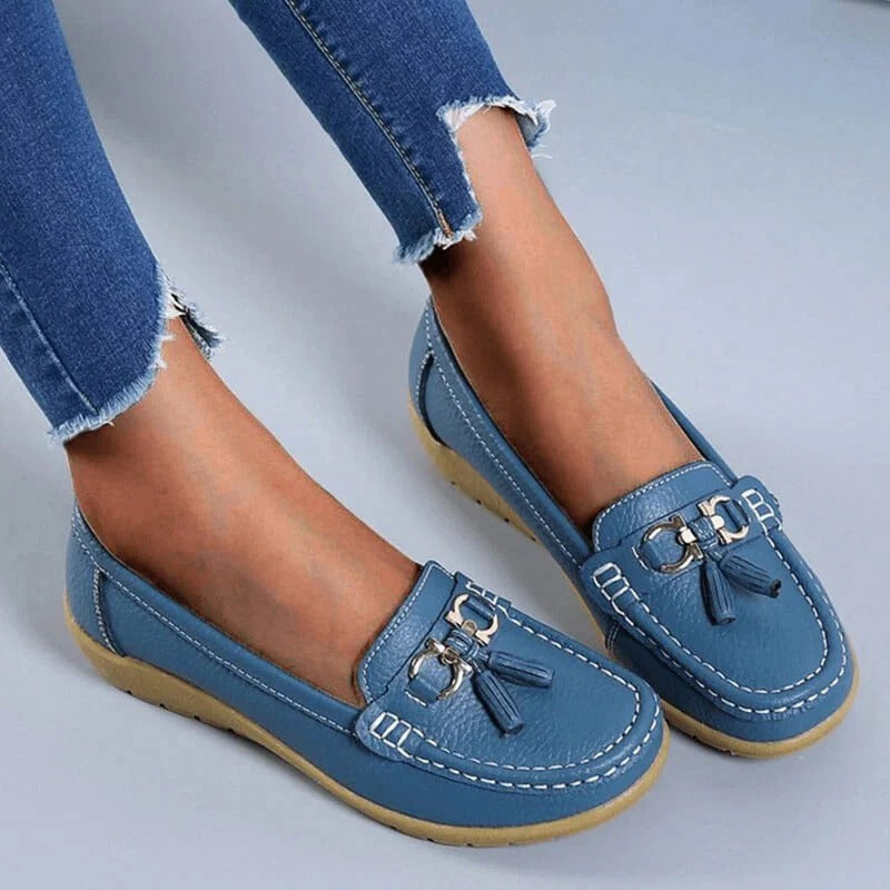 Womens Loafers with Curved Insole Design in Leather