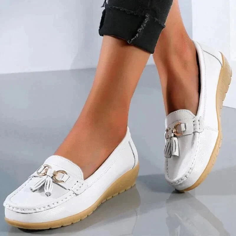 Womens Loafers with Curved Insole Design in Leather