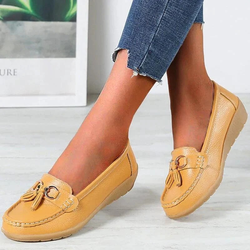 Womens Loafers with Curved Insole Design in Leather