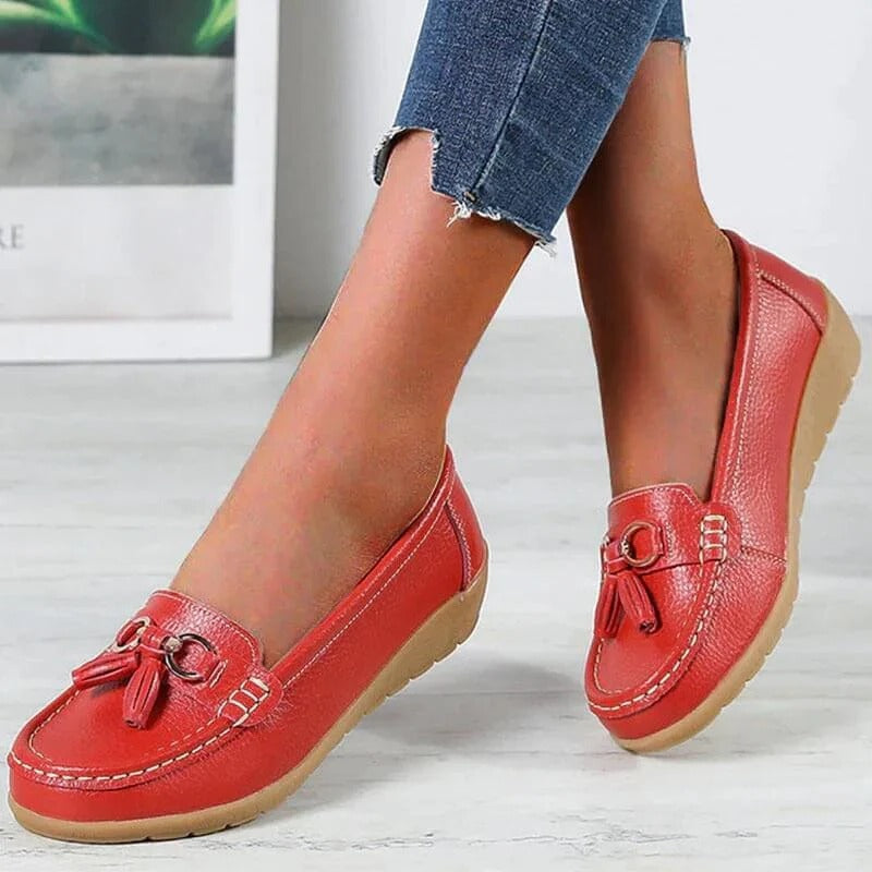 Womens Loafers with Curved Insole Design in Leather