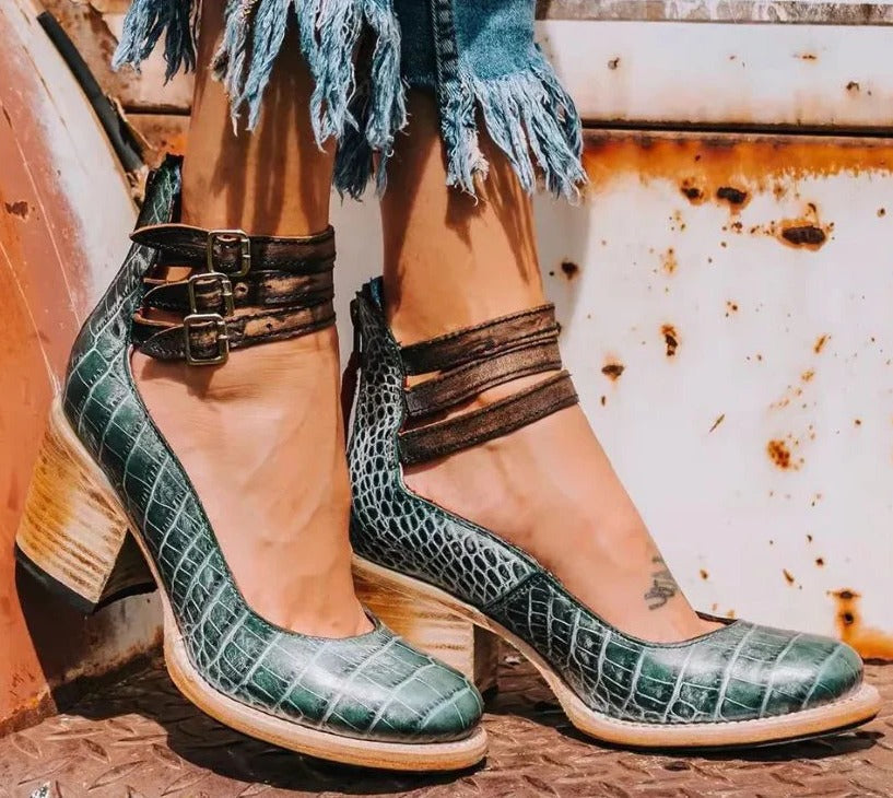 Cushioned Footbed Sandals for Women with Strappy Design