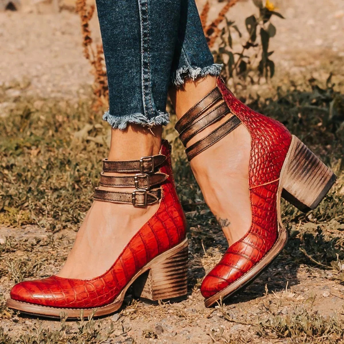 Cushioned Footbed Sandals for Women with Strappy Design