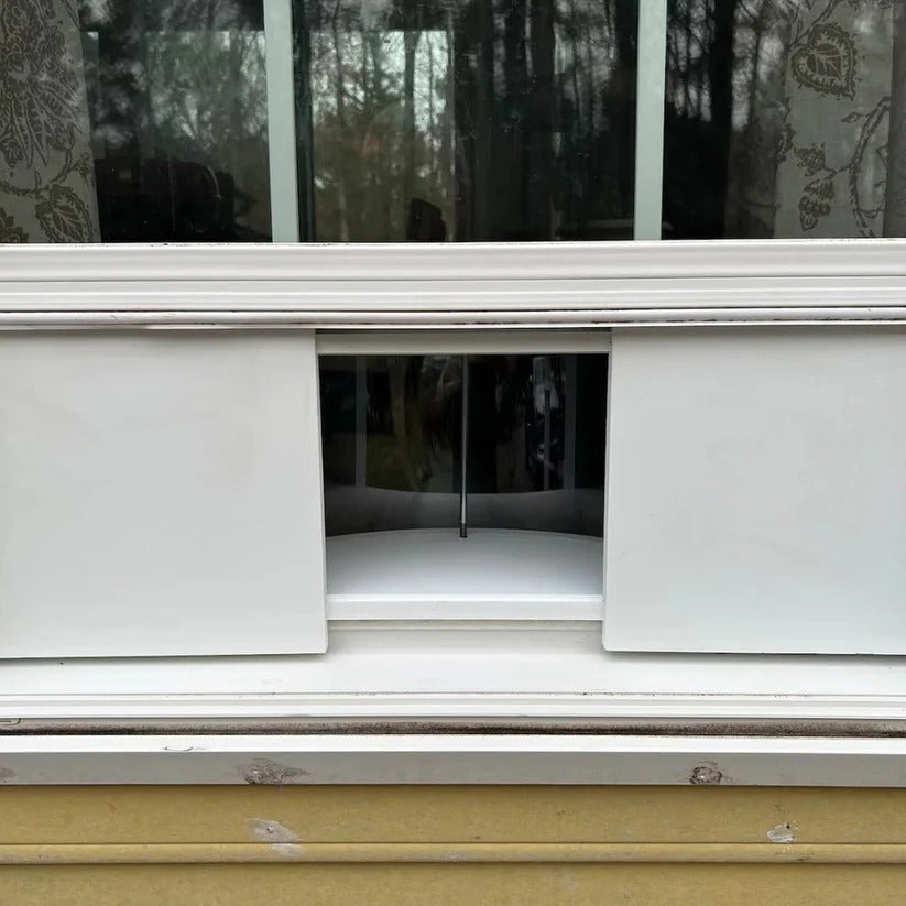 Acrylic Bird Feeder for Windows – Suction Cup Mounted Design