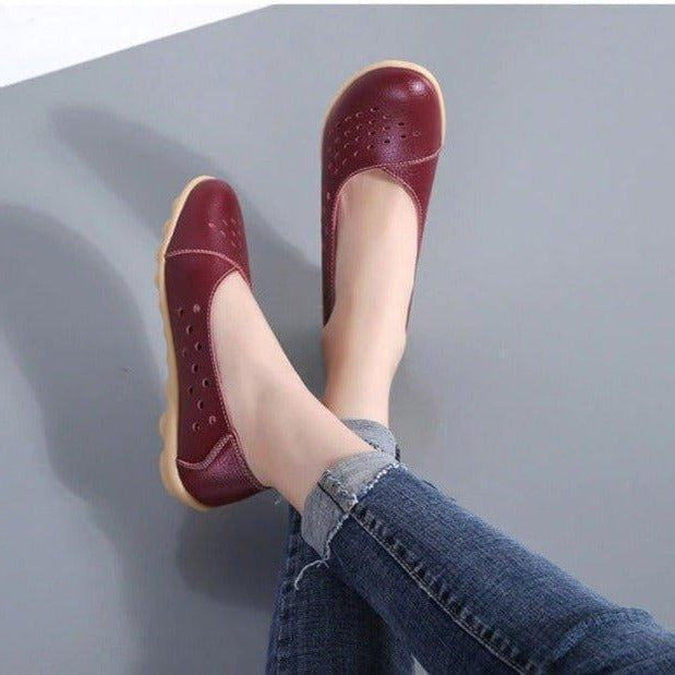 Womens Wide Fit Leather Loafers with Comfort Cushioning