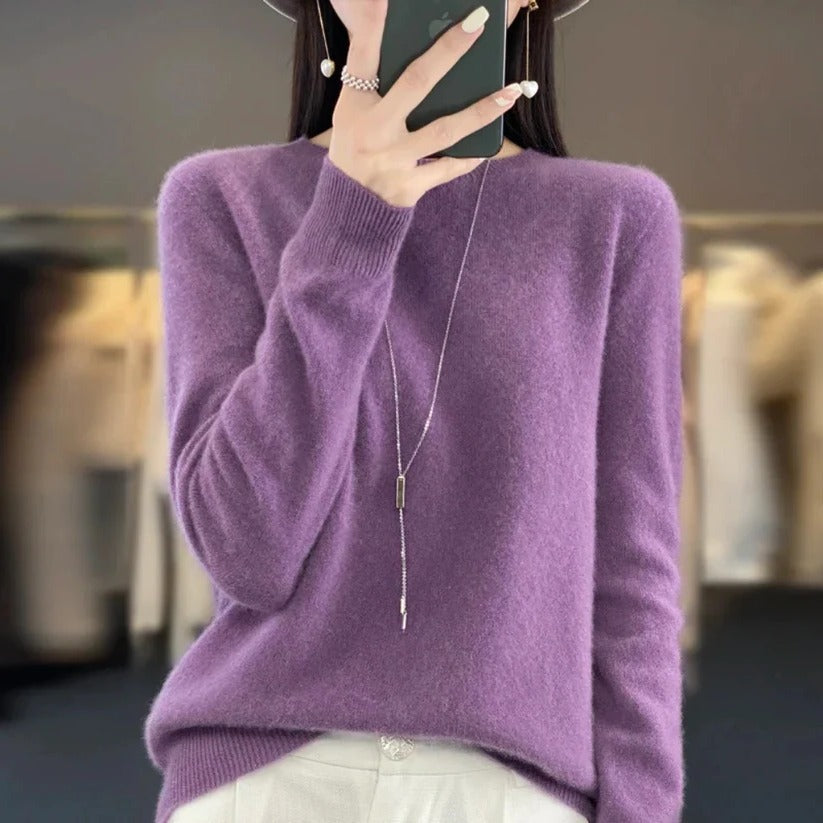 Womens Crewneck Cashmere Sweater - Pullover Style