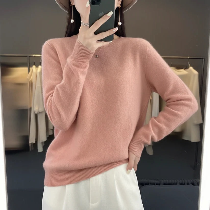 Womens Crewneck Cashmere Sweater - Pullover Style