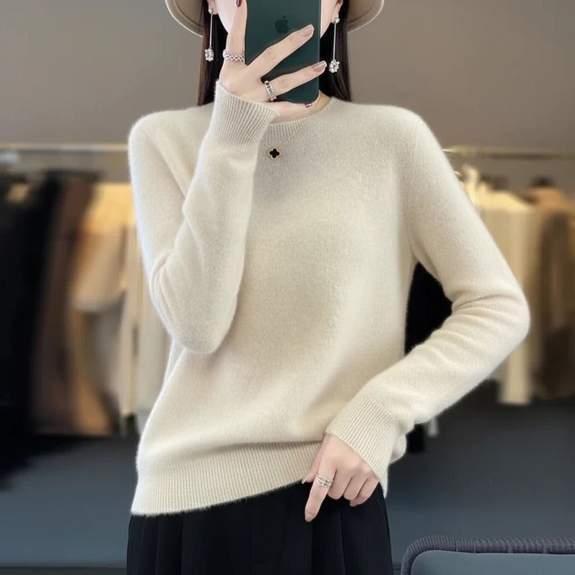 Womens Crewneck Cashmere Sweater - Pullover Style