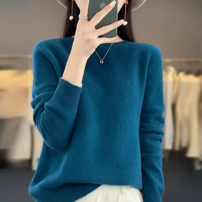 Womens Crewneck Cashmere Sweater - Pullover Style