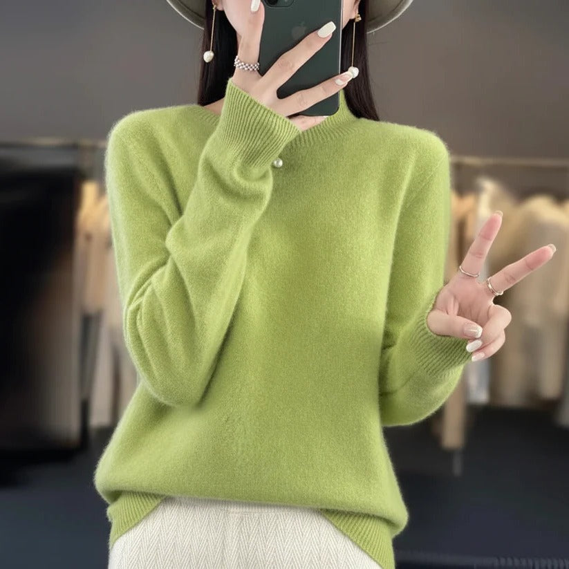 Womens Crewneck Cashmere Sweater - Pullover Style