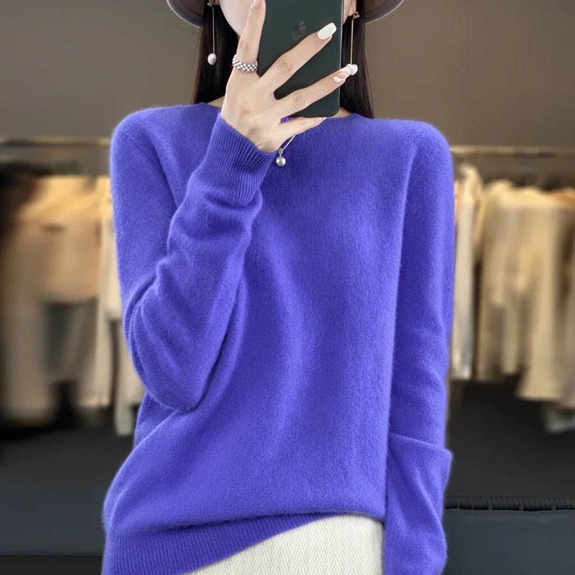 Womens Crewneck Cashmere Sweater - Pullover Style