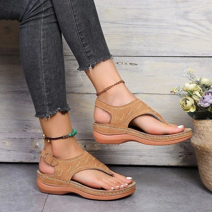 Women's Sandals with Arch Support and Cushioned Footbed for Comfort
