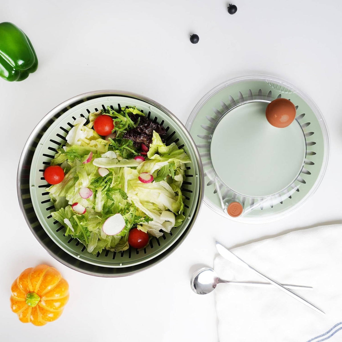 Salad Spinner Made of Stainless Steel with Drain Spout and Non-Slip Lid