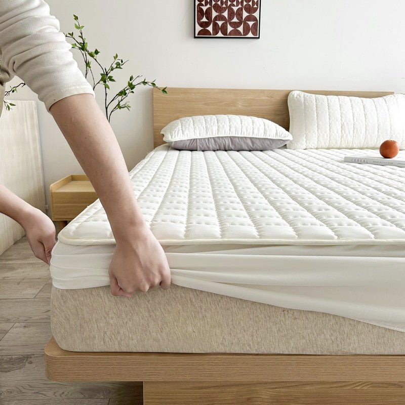 Fitted Sheet Style Quilted Mattress Protector