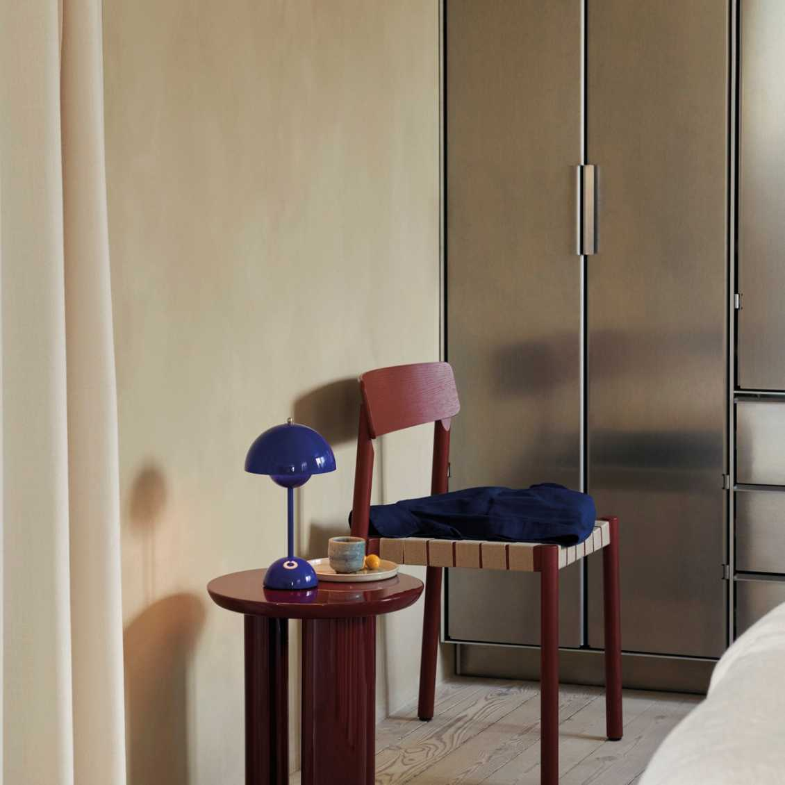 Retro Style Table Lamp – Wireless with 3 Adjustable Brightness Levels