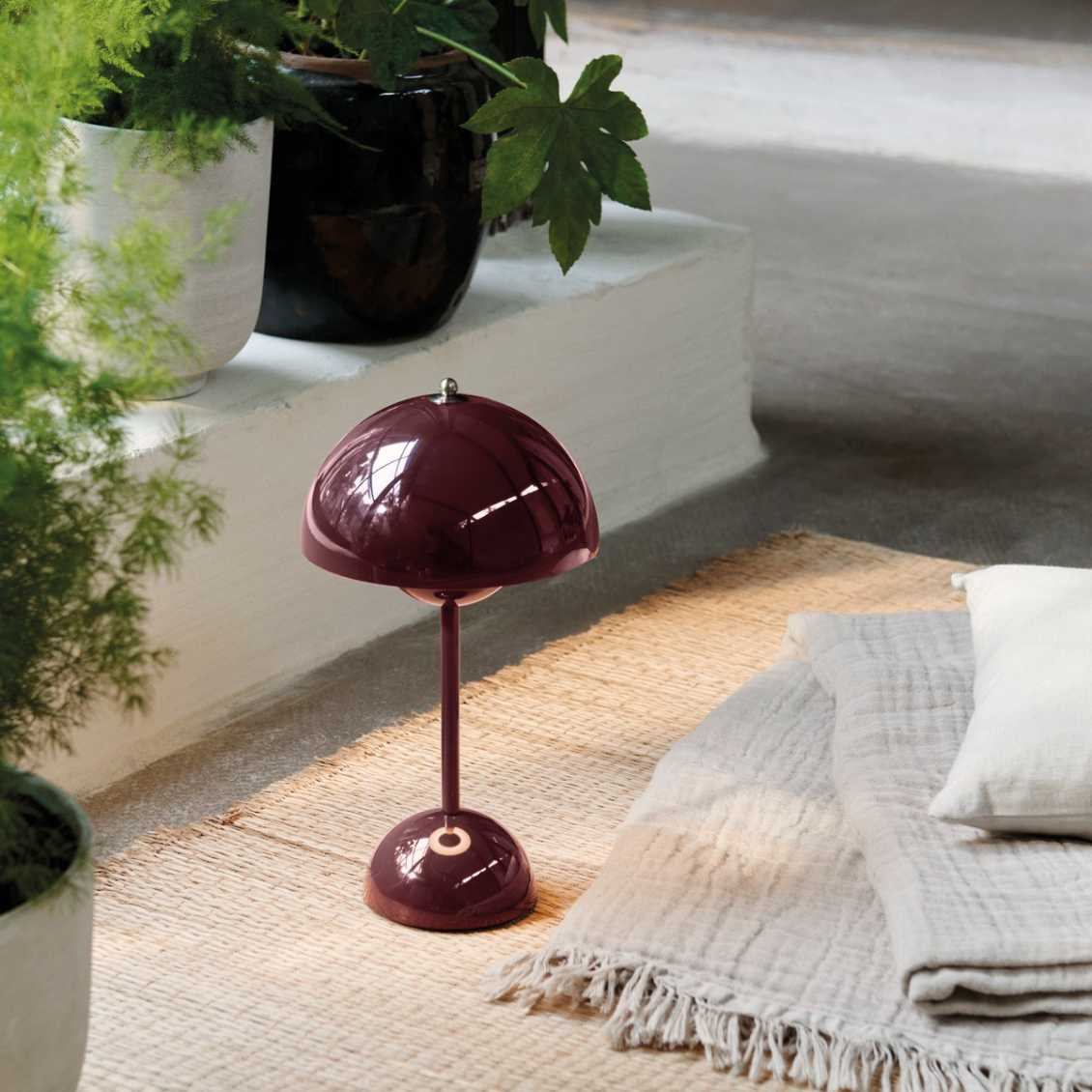Retro Style Table Lamp – Wireless with 3 Adjustable Brightness Levels