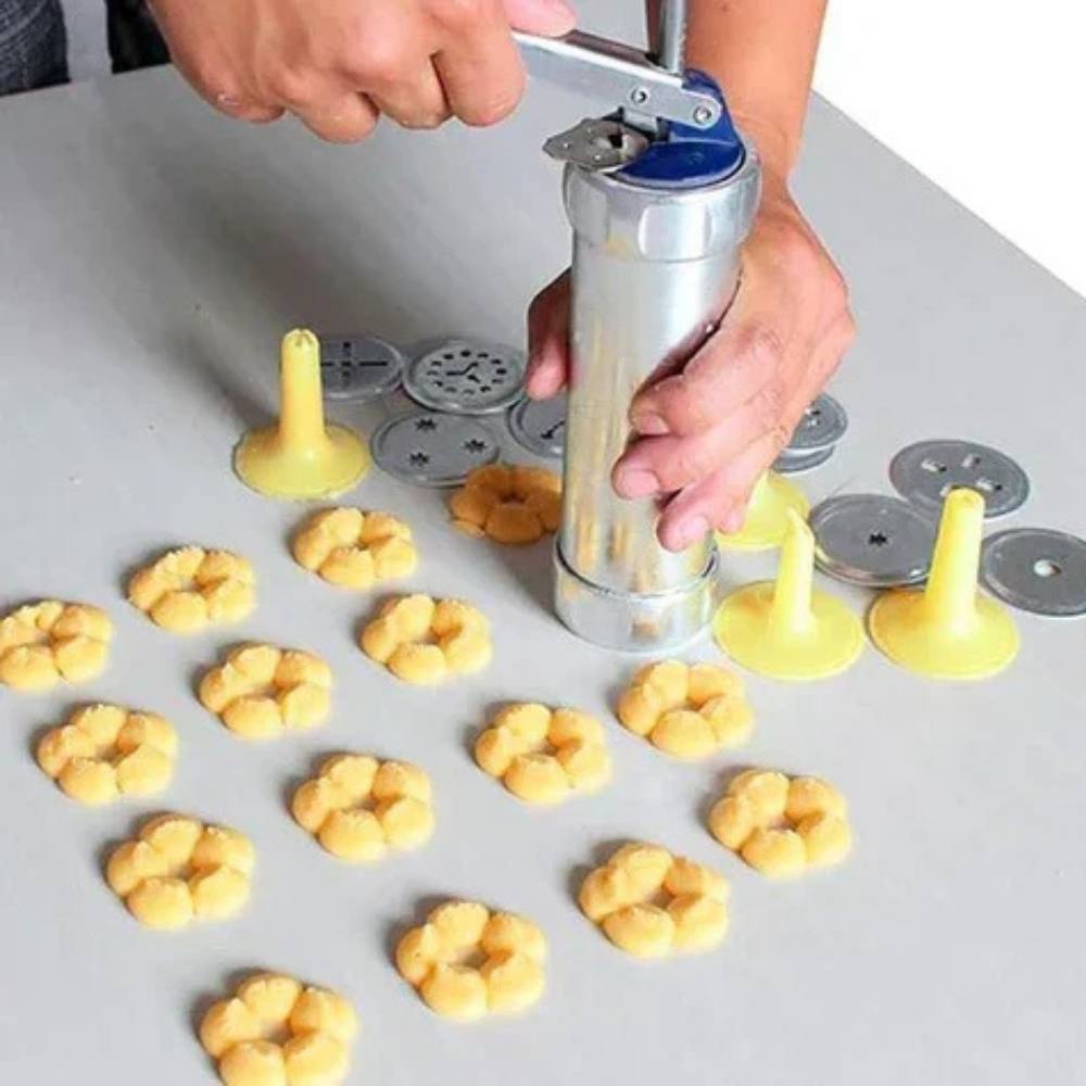 Aluminum Cookie and Pastry Press Set with 20 Decorating Discs and 4 Nozzles