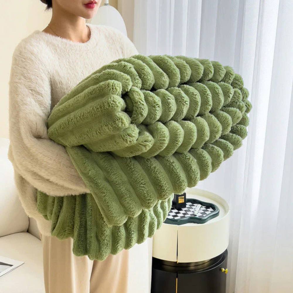 Soft Faux Fur Blanket – Cozy Throw for Bed and Couch