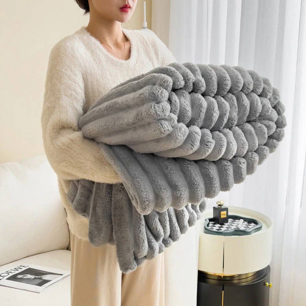 Soft Faux Fur Blanket – Cozy Throw for Bed and Couch