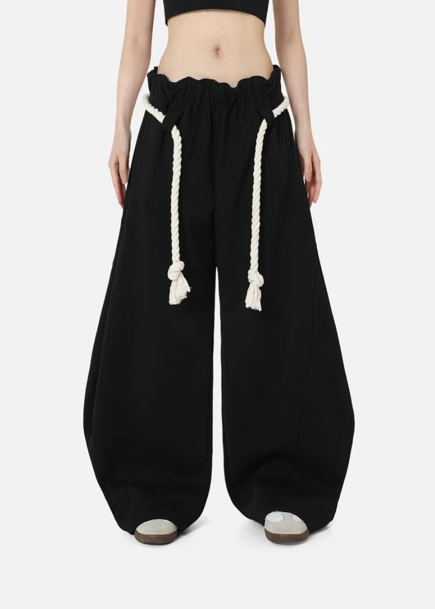 Chic High-Waisted Joggers for Women – Modern Barrel Leg Sweatpants with Adjustable Elastic Waist and Deep Pockets